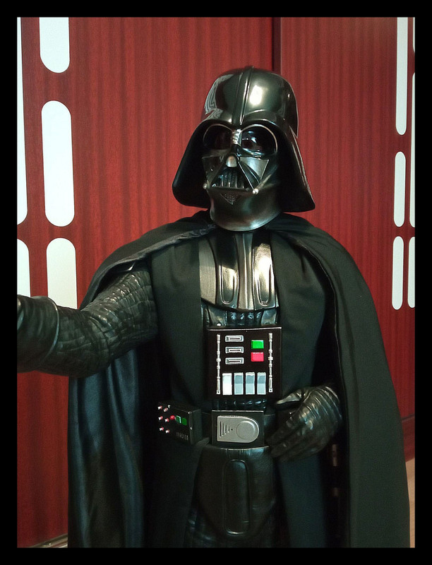 DMD-Darth-Vader-ANH-statue-13.jpg