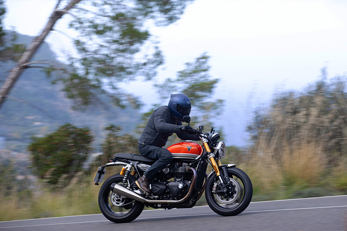 2025 Triumph Speed Twin 1200 RS action ride position