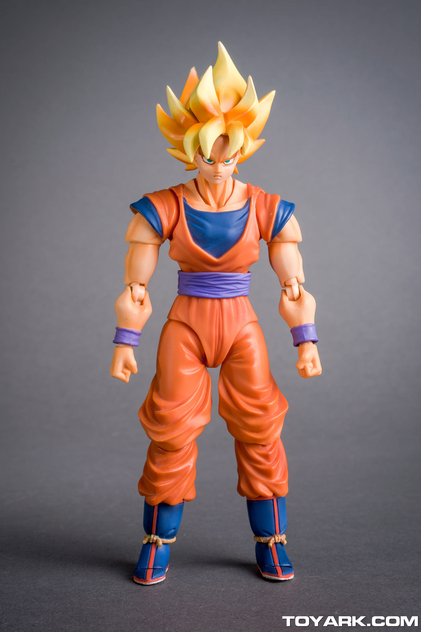 Figuarts-DBZ-SDCC-Goku-001.jpg