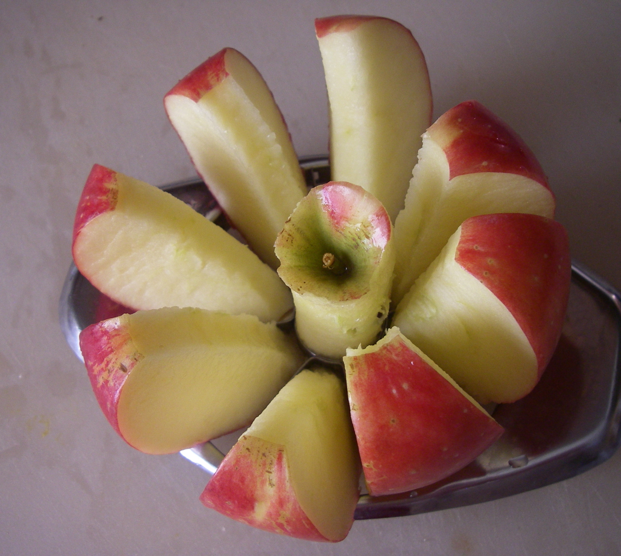 sliced-apple.jpg