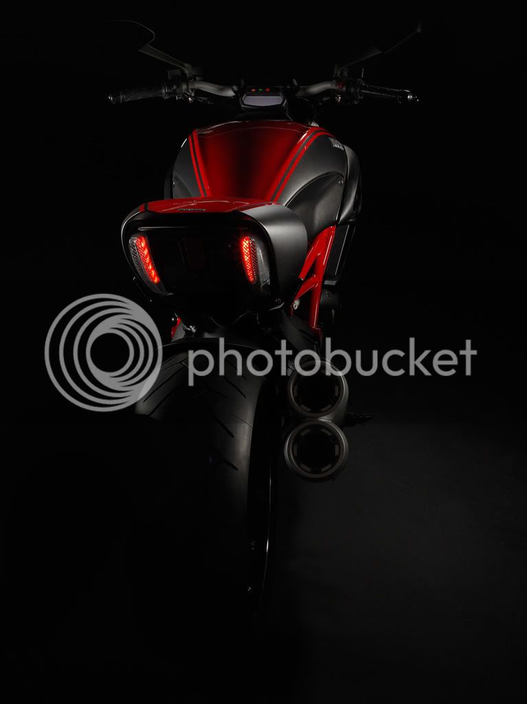 2011-Ducati-Diavela.jpg