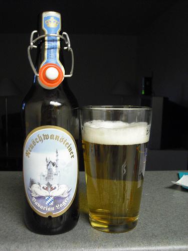 beer-review-neuschwansteiner-bavarian-lager-L-27ve_d.jpeg