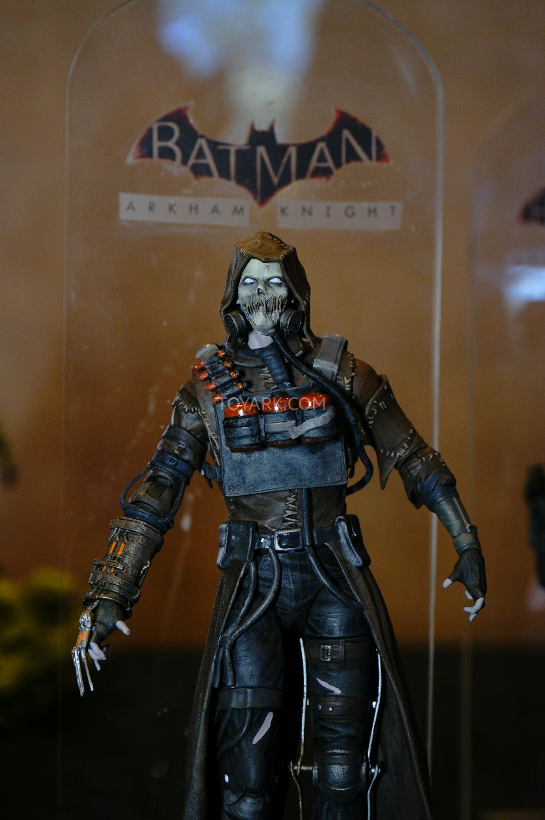 SDCC-2014-DC-Collectibles-Arkham-Knight-005.jpg