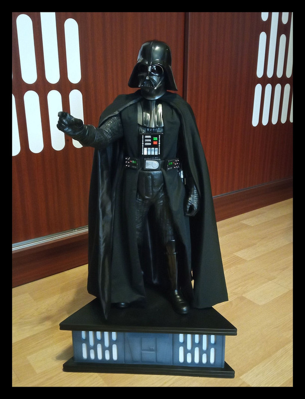 DMD-Darth-Vader-ANH-statue-09.jpg