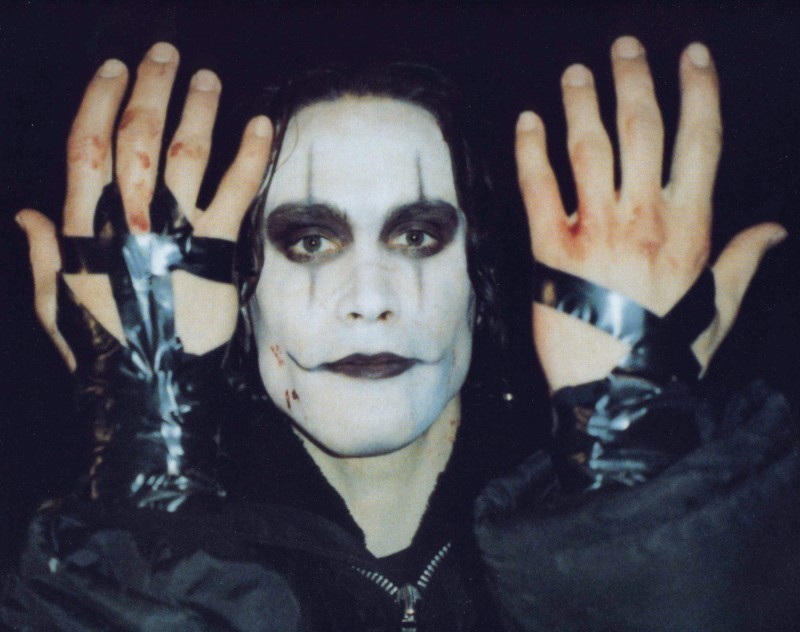 The-Crow-brandon-lee-16397048-800-632.jpg