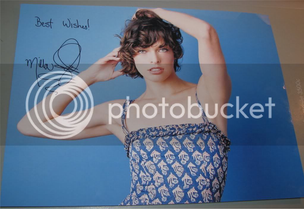 AutographMillaJovovich03.jpg