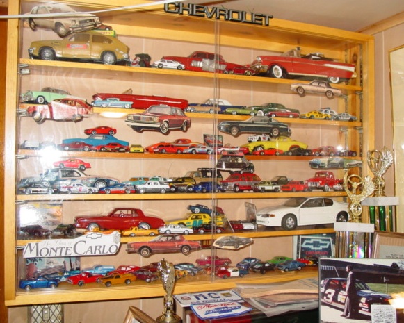 09152012_ModelRearrange_09_DisplayCase.jpg