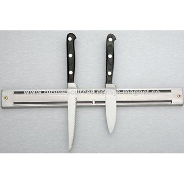 Magnetic-Knife-Holders-Safe-and-Powerful-Magnet-Holder-Made-of-Rubber-Magnet-Used-in-Kitchen.jpg