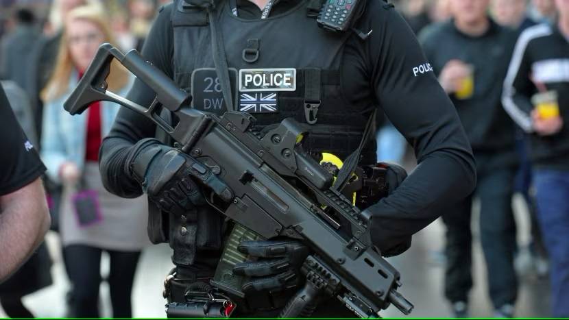 HK416_brit_police-3004392.jpg