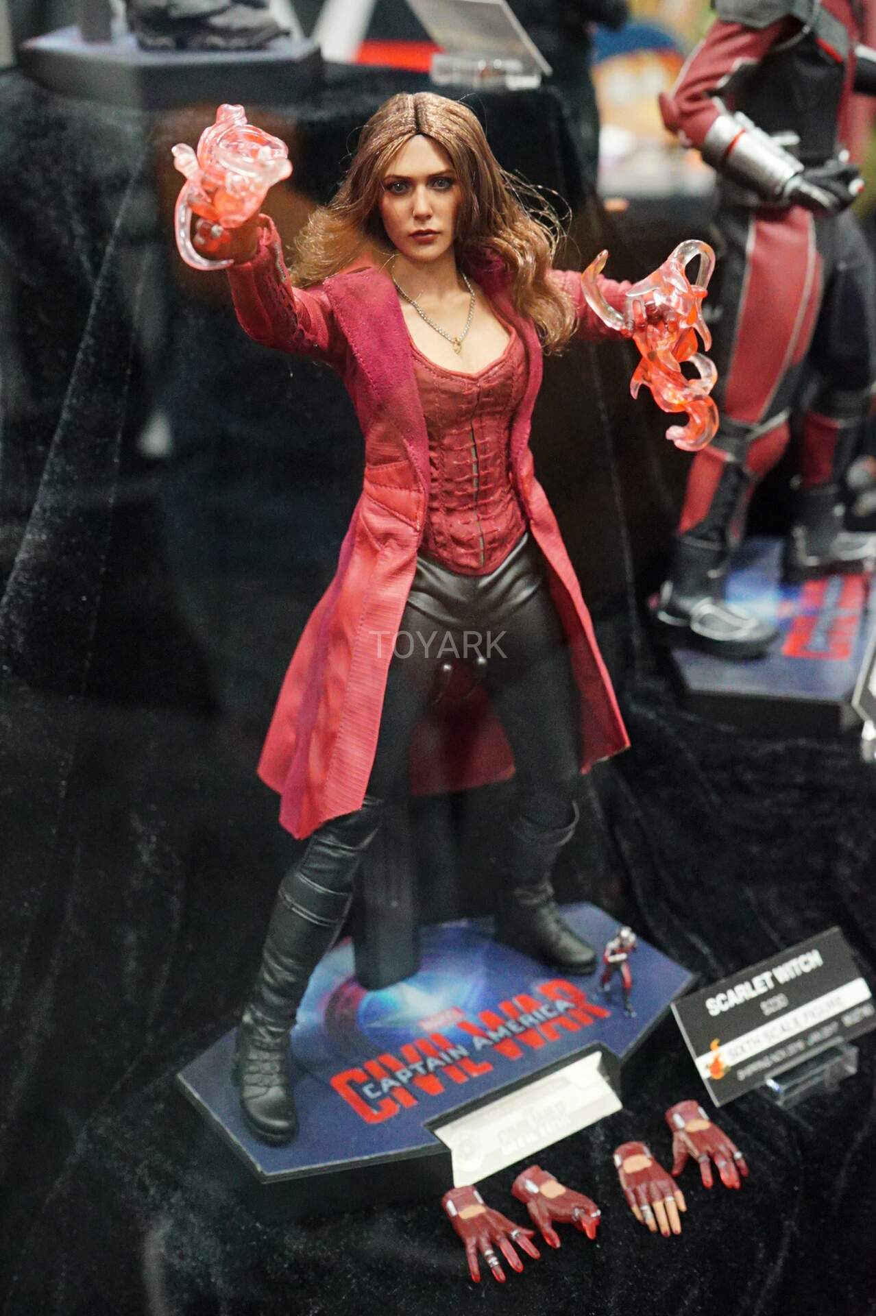 SDCC-2016-Hot-Toys-Marvel-Civil-War-008.jpg