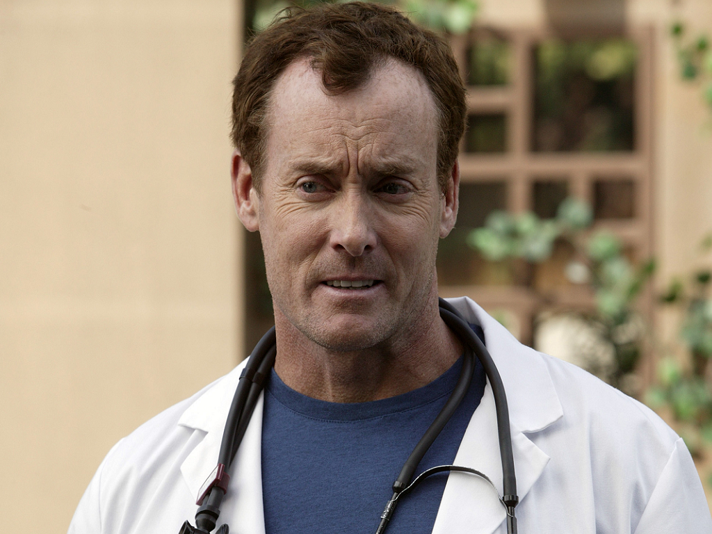 Dr-Perry-Cox-scrubs-21466140-1024-768.png