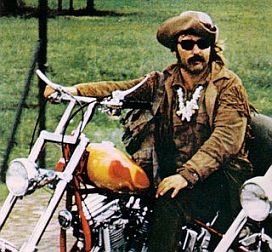 2006-07-dennis-hopper-w-bike85.jpg