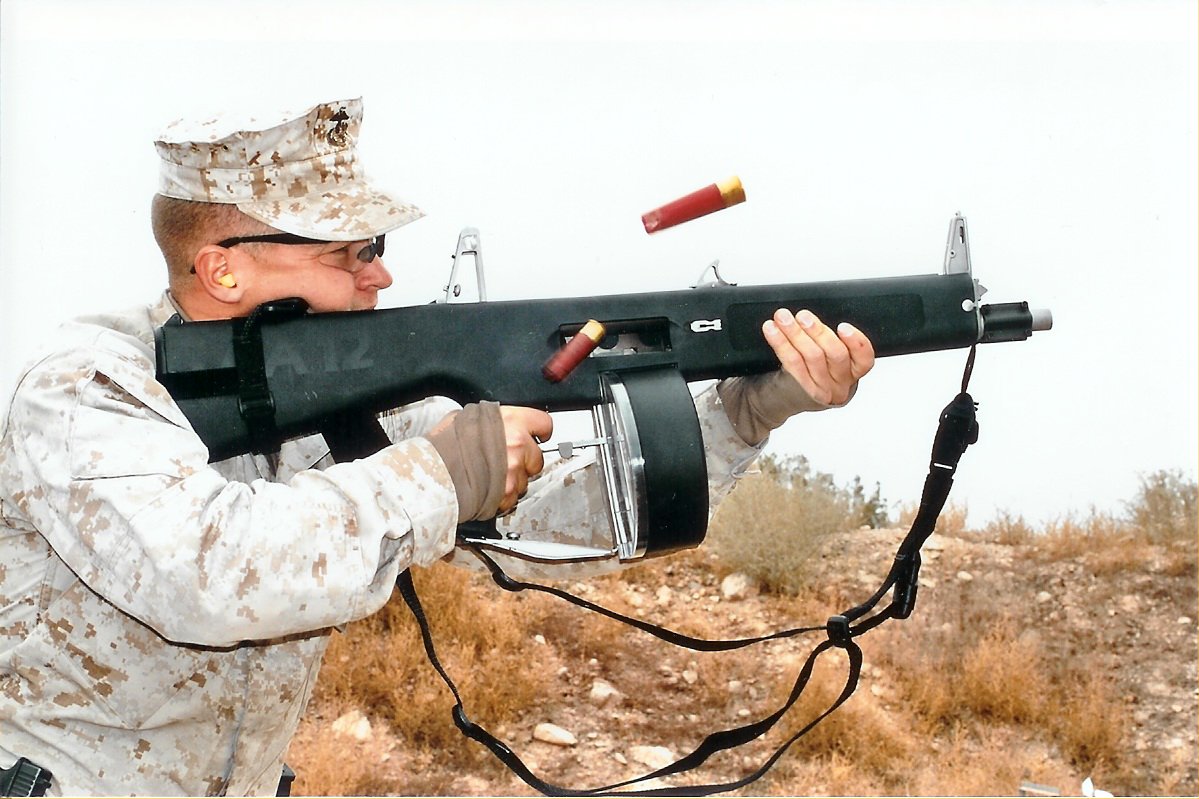 us20marine20firing20aa-1220full-auto20shotgun2028aa1220machine20shotgun29.jpg