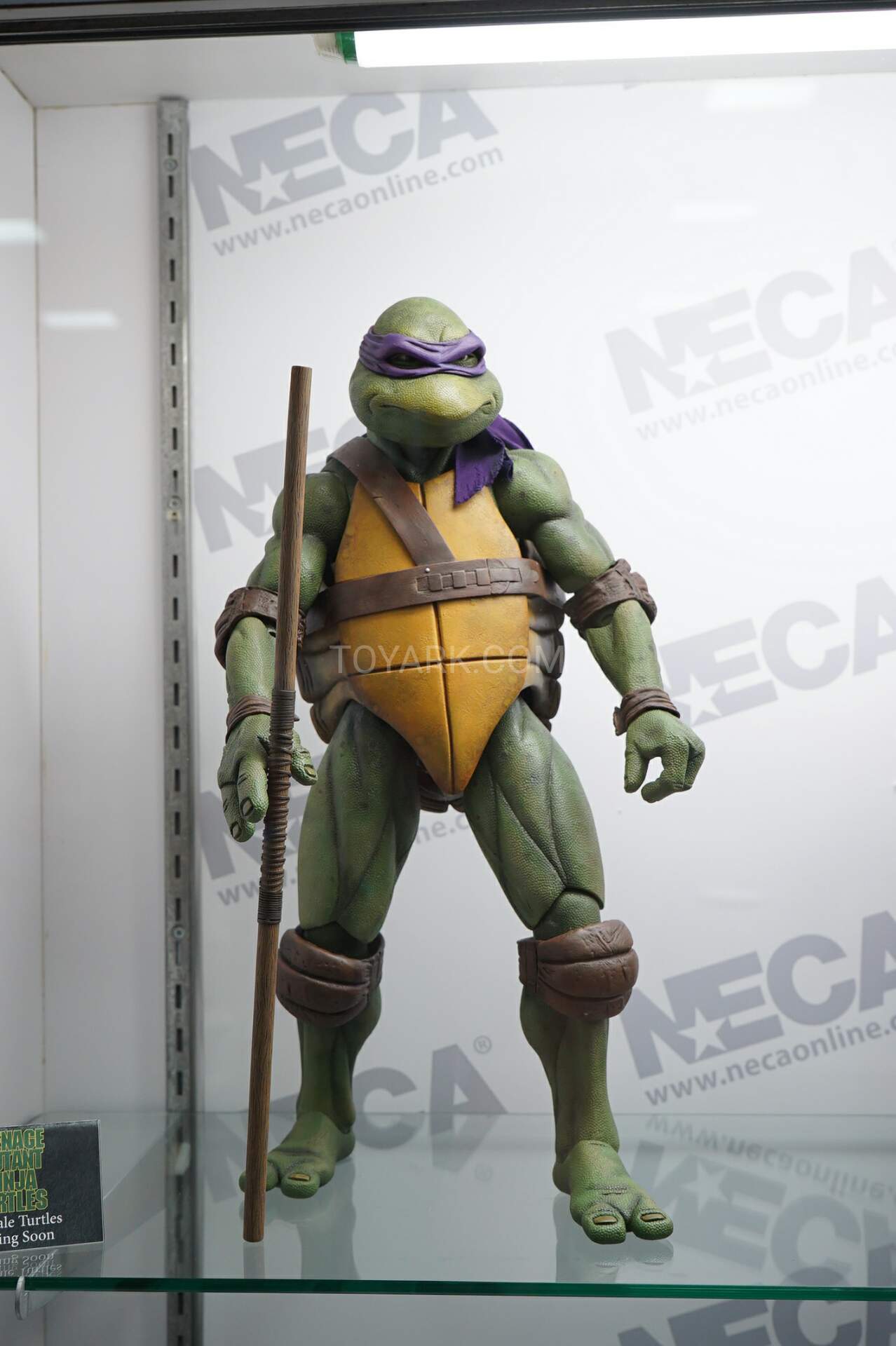 SDCC-2016-NECA-Quarter-Scale-002.jpg