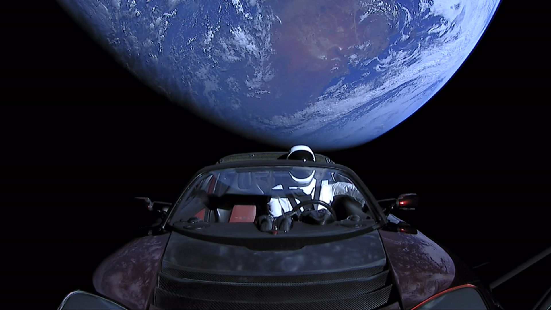 Elon_Musk%27s_Tesla_Roadster_%2840110297852%29.jpg