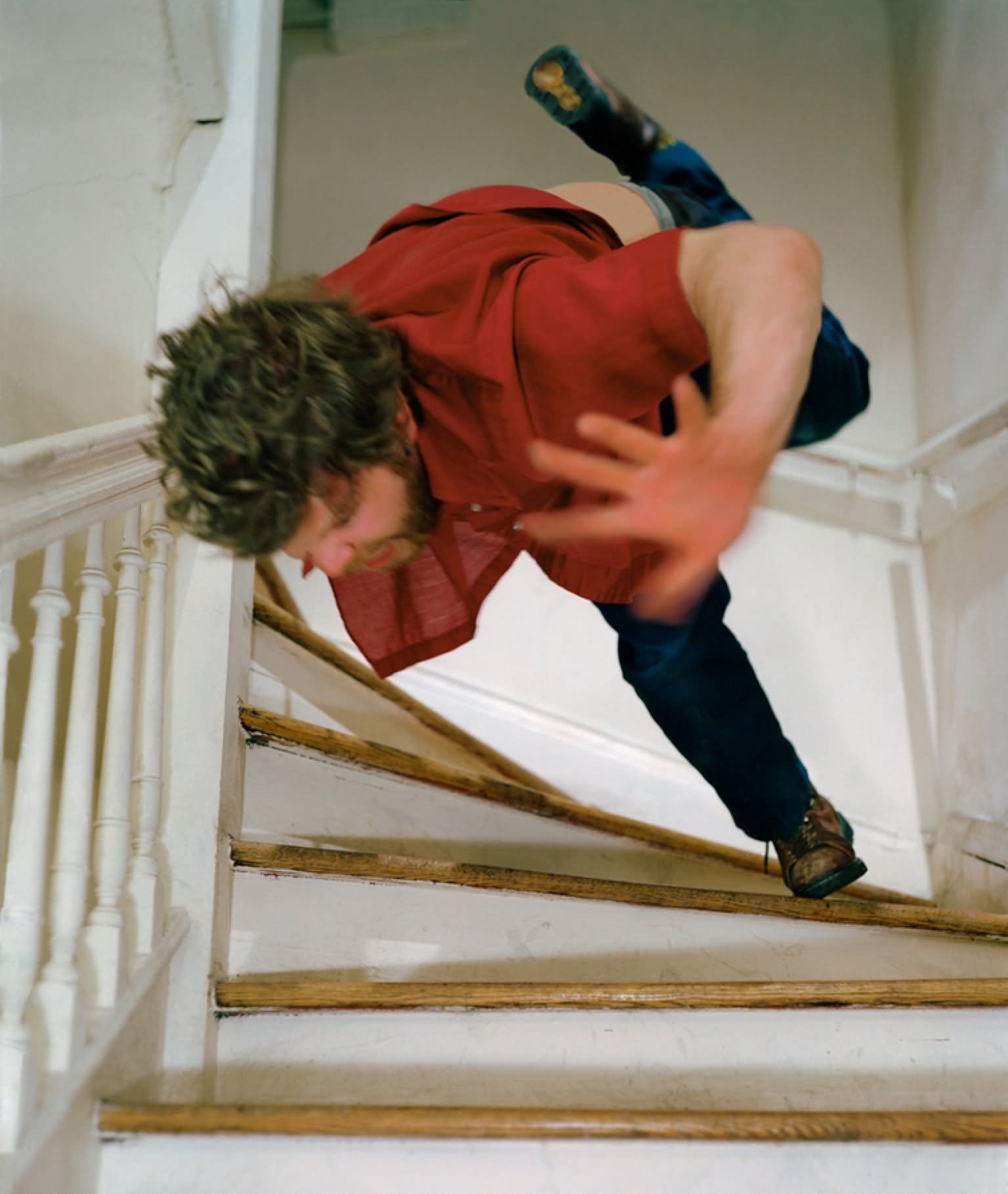 Man-Falling-From-Stairs-Funny-Picture.jpg