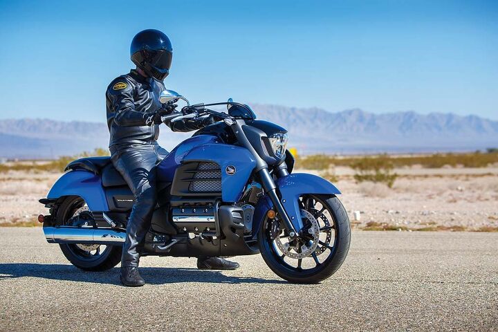 112013-2014-honda-valkyrie-f6c-04-633x422.jpg