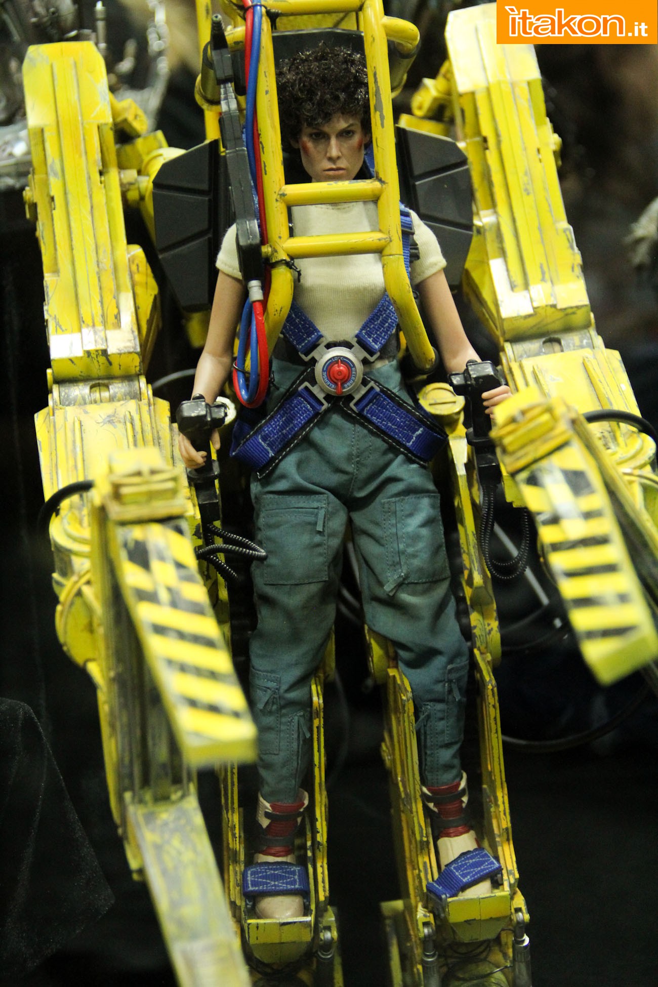 sdcc2014-hot-toys-booth-47.jpg