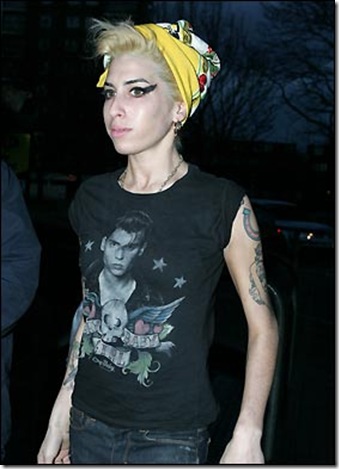 Amy+Winehouse+new+look+with+shocking+bleached+bonse%5B6%5D