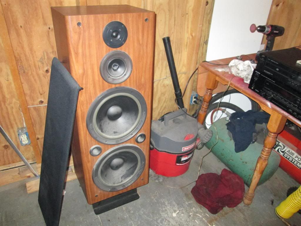 speakers002.jpg