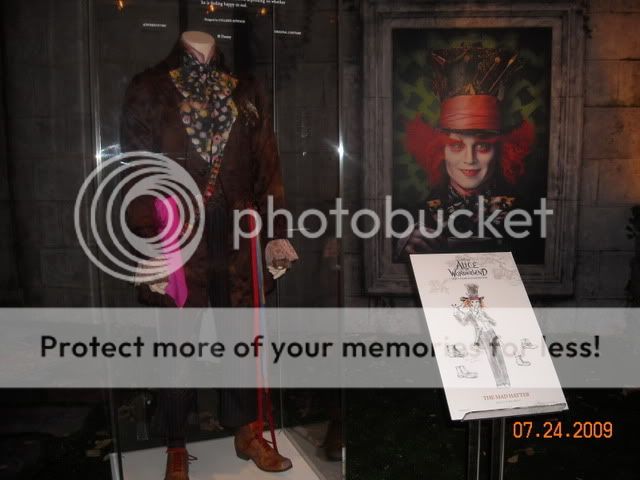 Mad_Hatter__s_Suit_by_Brinatello.jpg