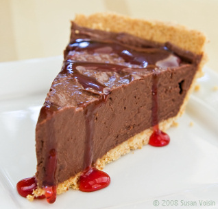 cherry-chocolate-mousse-pie.jpg