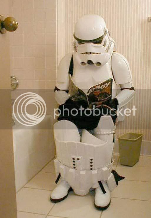 Storm_Trooper_pooping.jpg