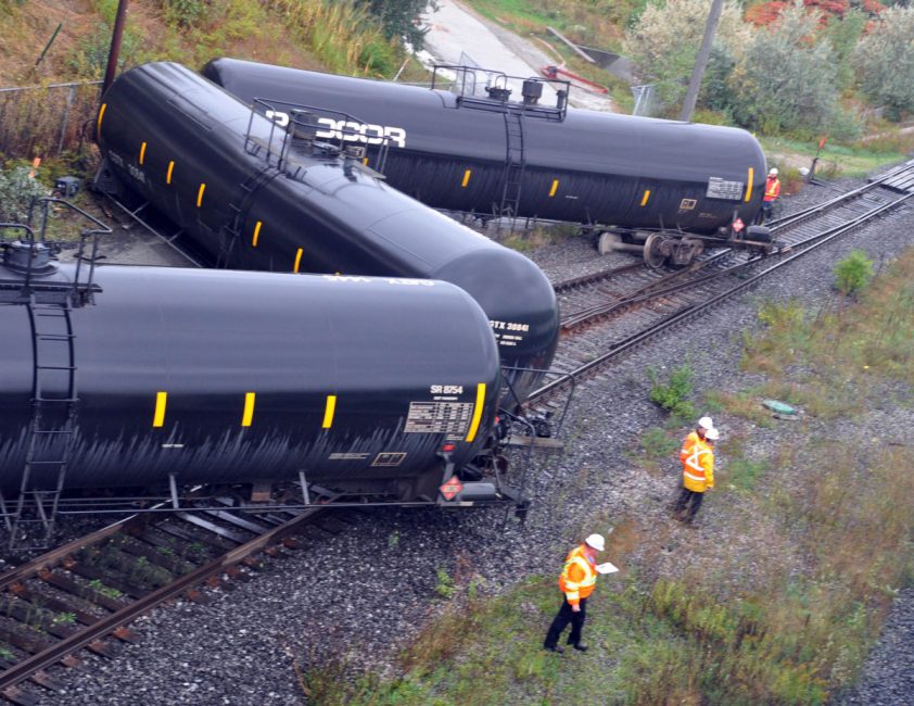 train_derails.jpg.size.custom.crop.842x650.jpg
