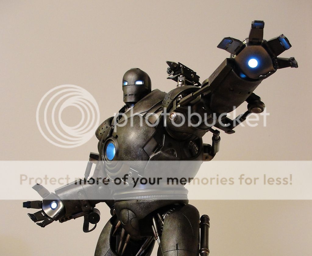 HotToys-IronMan-IronMonger3_zps3b04e7d6.jpg