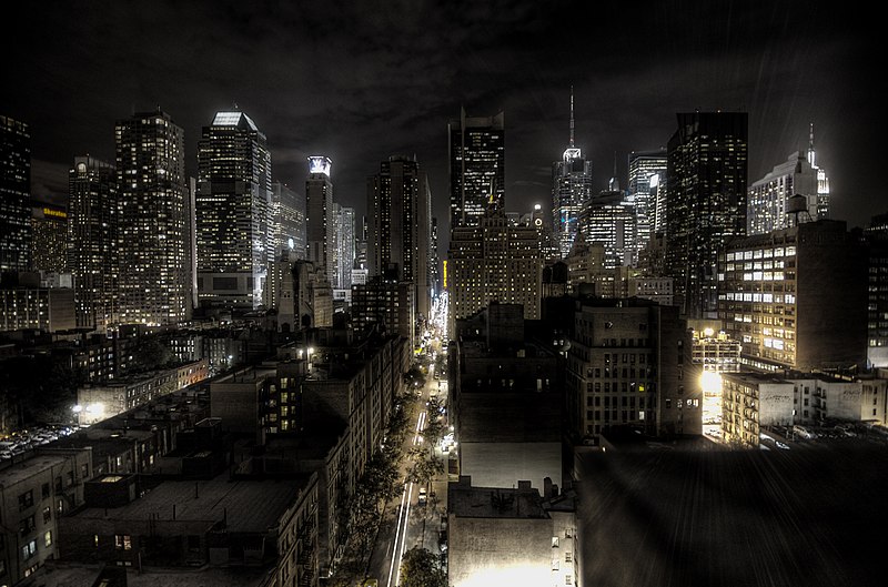 800px-New_York_City_at_night_HDR.jpg