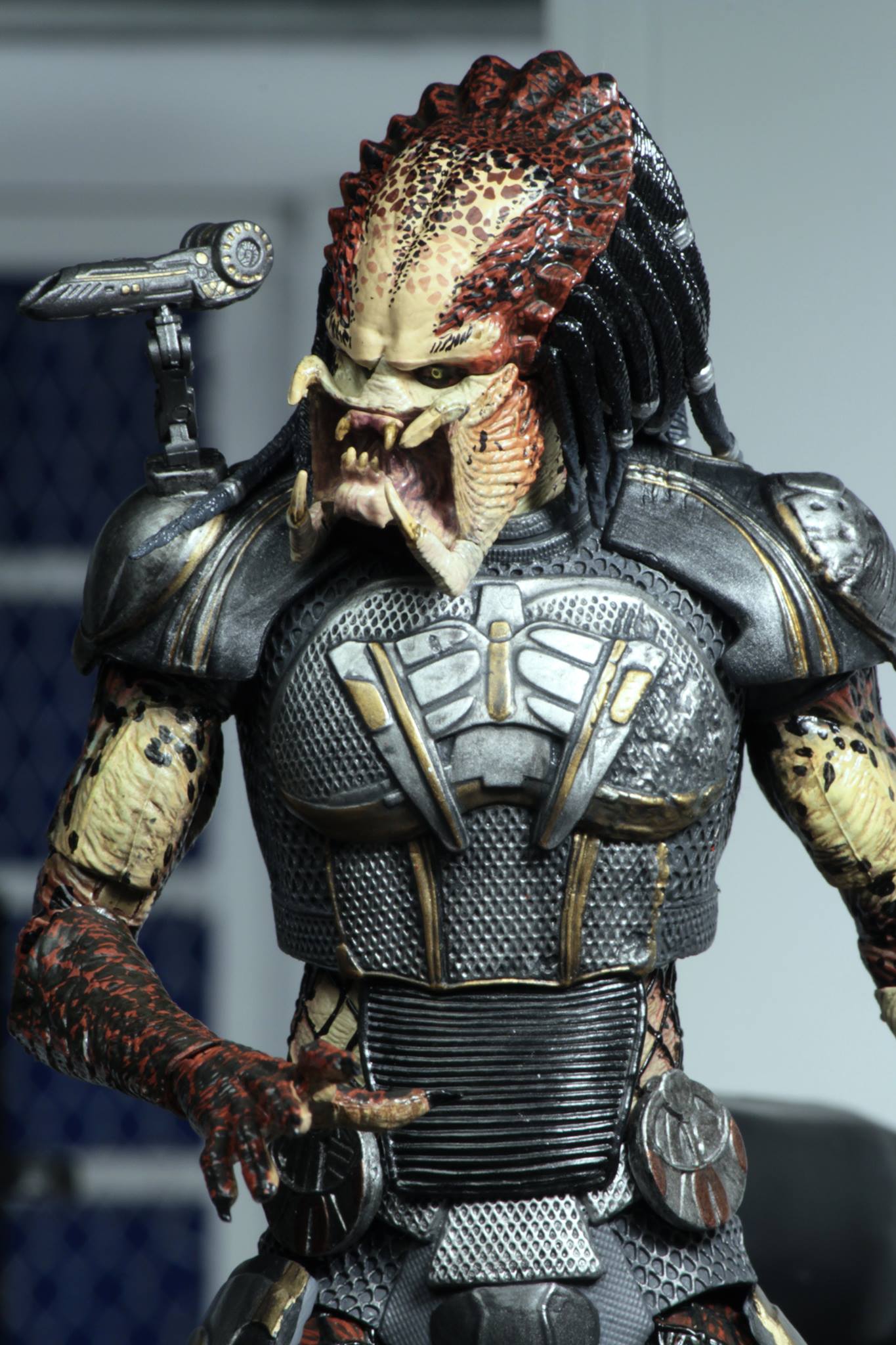 NECA-Fugitive-Predator-010.jpg