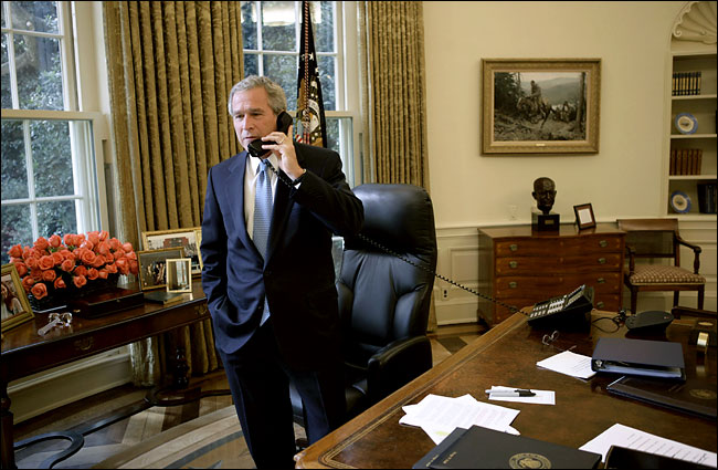 Bush_Oval_Office_phone_call.jpg