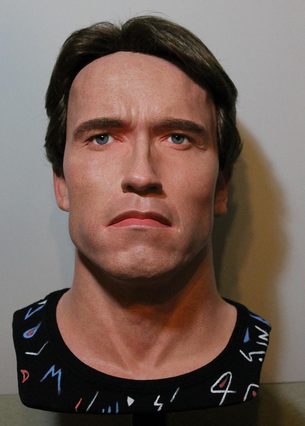 terminator_lifesize_bust_1_1_tech_noir_pic_2_by_godaiking-d7wg6f7.jpg