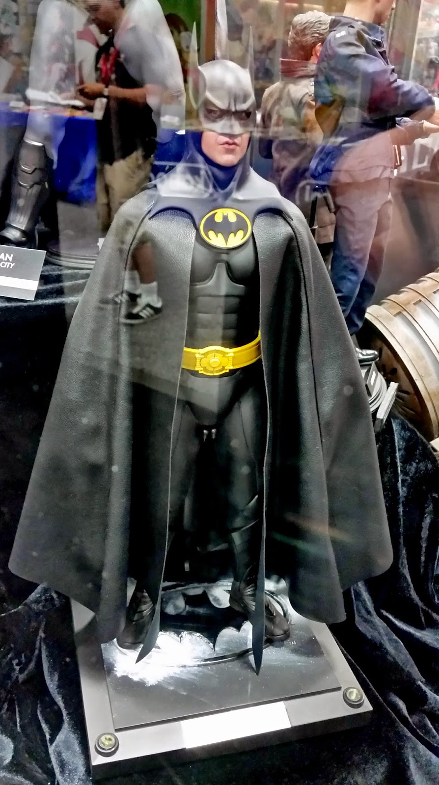 SDCC_2014_COVERAGE_HOT_TOYS_BATMAN_RETURNS_01.jpg