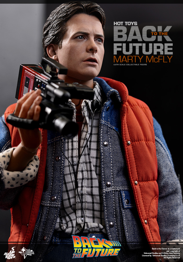 Hot%20Toys%20-%20Back%20to%20the%20Future%20-%20Marty%20McFly%20Collectible_PR12.jpg