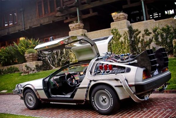 Back%20to%20the%20Future%20Delorean%20Time%20Machine%20(6).jpg