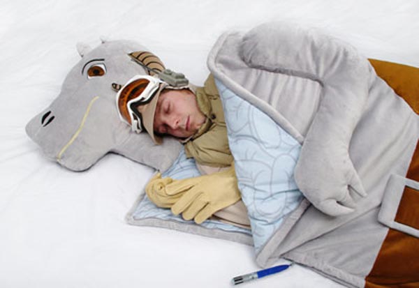 Tauntaun-Sleeping-Bag_1.jpg