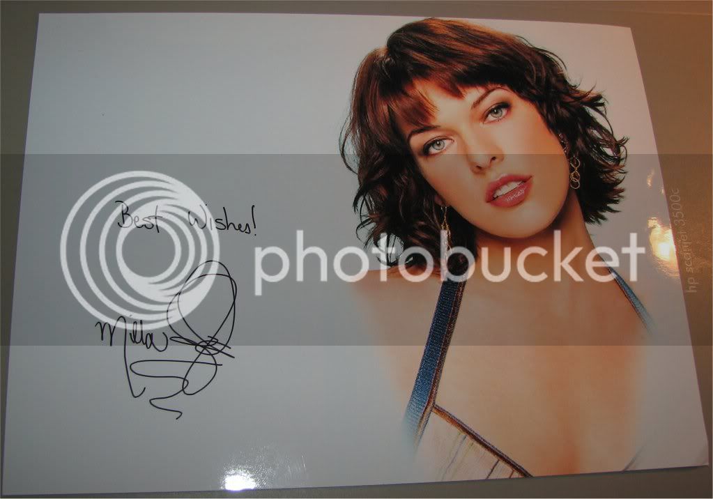 AutographMillaJovovich02.jpg