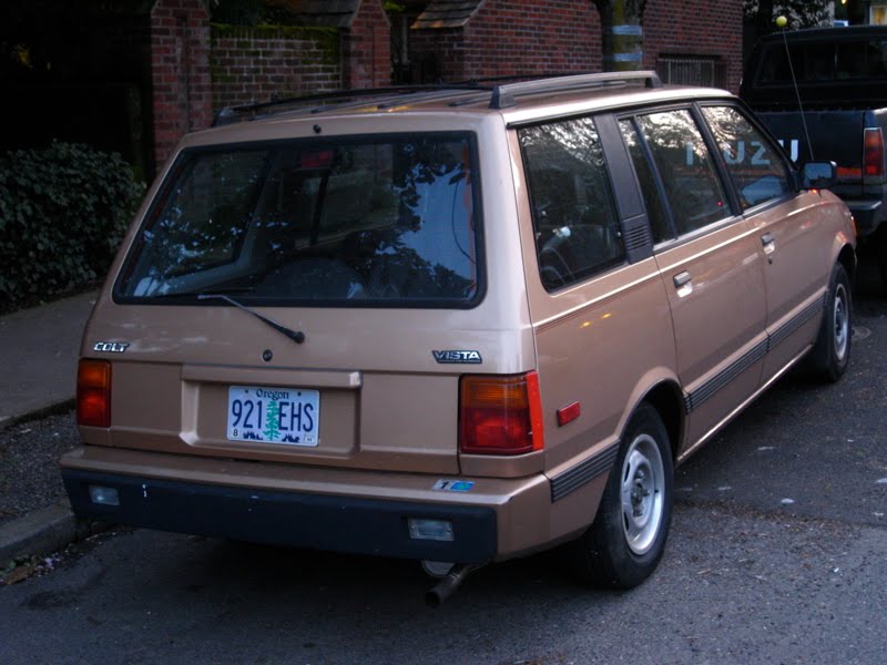 1986+Dodge+Colt+Vista+Wagon.+-+2.jpg