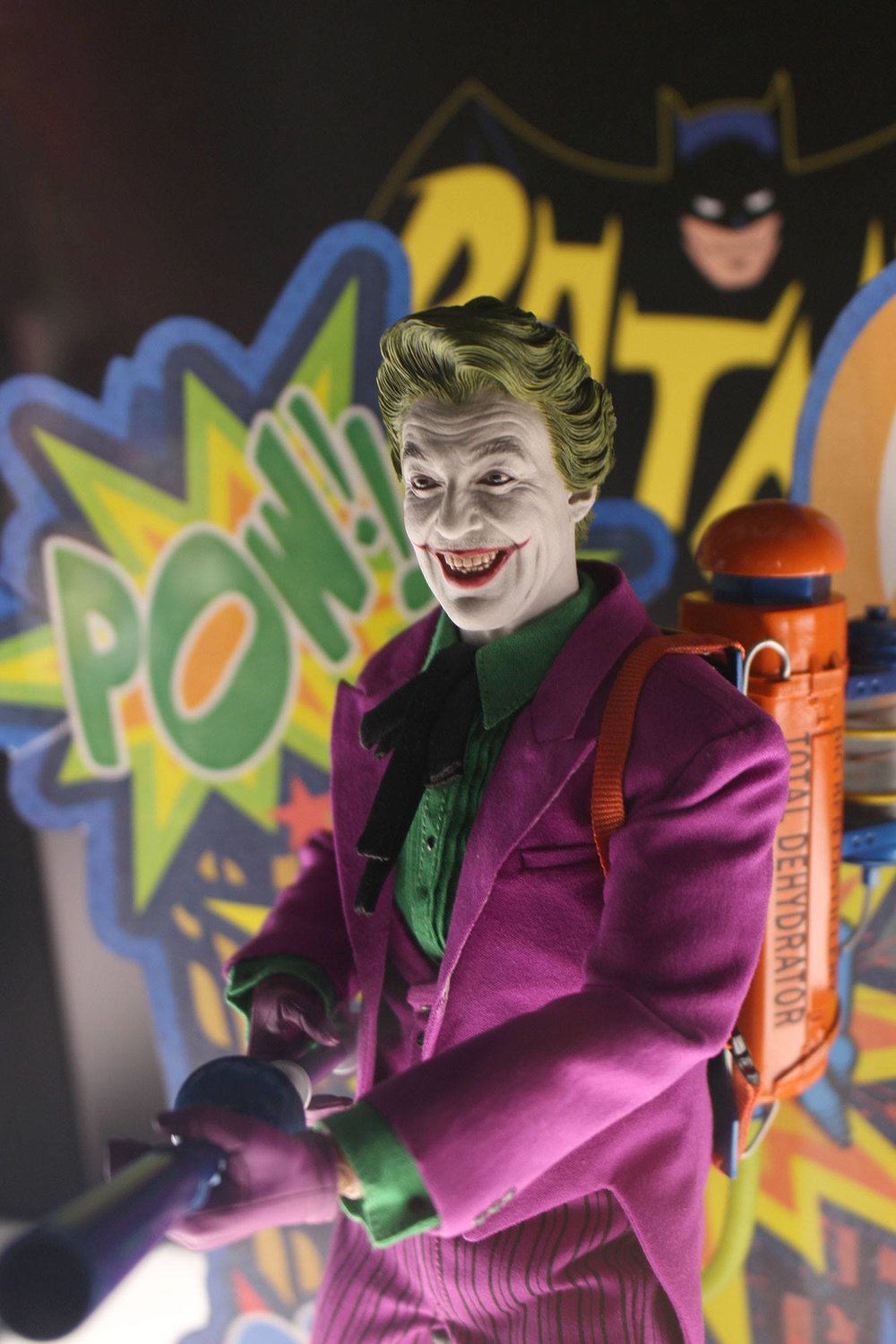 hot-toys-unveils-their-incredible-1966-version-of-cesar-romeros-the-joker2