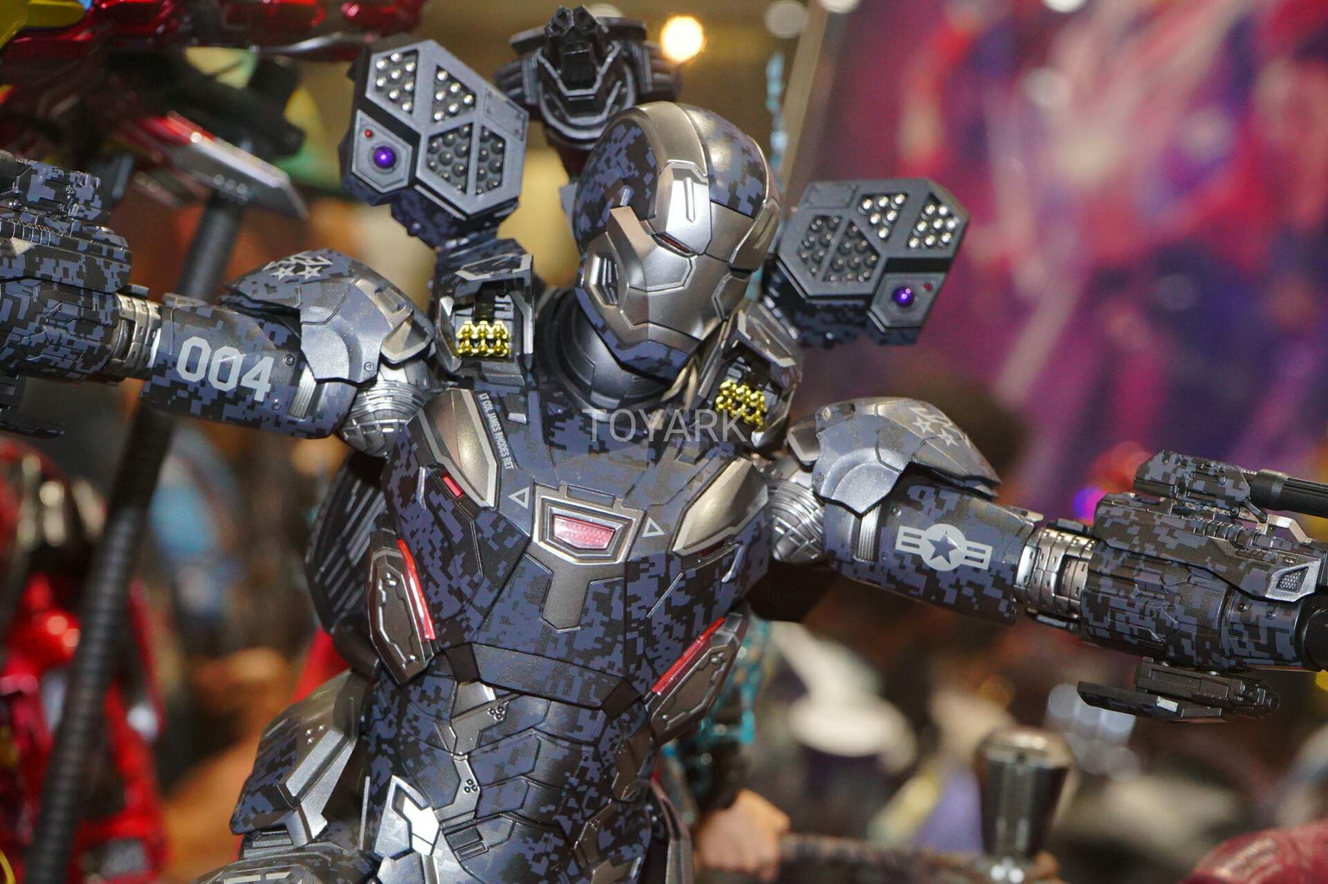 SDCC-2019-Hot-Toys-Marvel-095.jpg