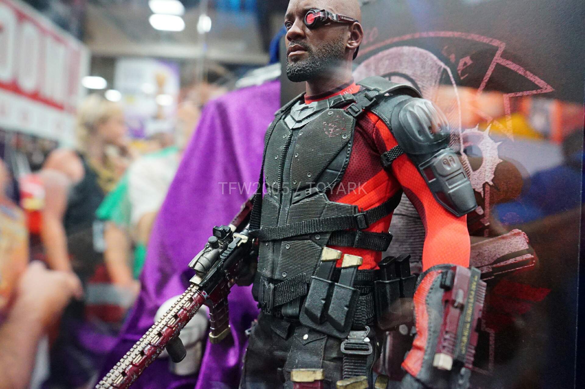 SDCC-2016-Hot-Toys-DC-Suicide-Squad-029.jpg