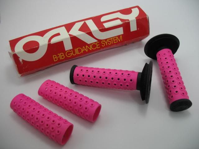 oakley_b1b_blk-pink_2.jpg