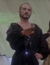 general-zod-kneel.jpg