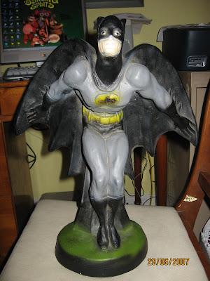 Plaster+Batman+Statue+1.jpg