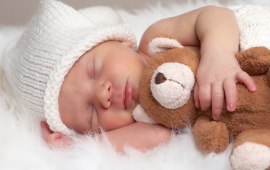 baby_sleeping_with_teddy-t2.jpg