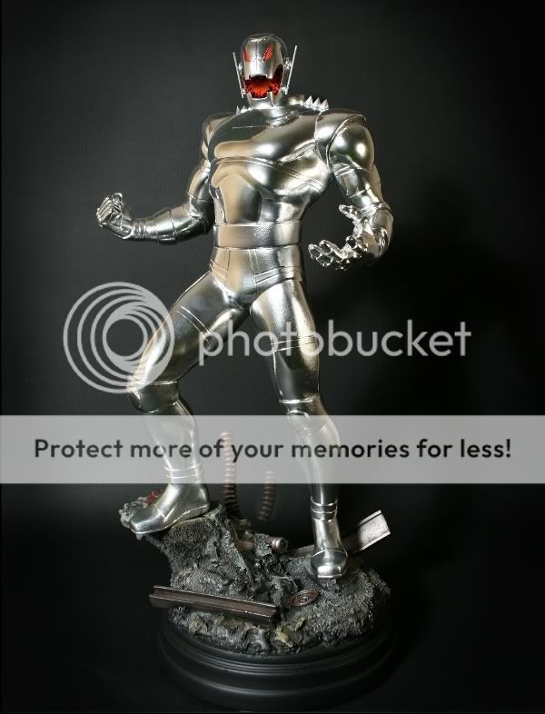 Ultron20statue.jpg