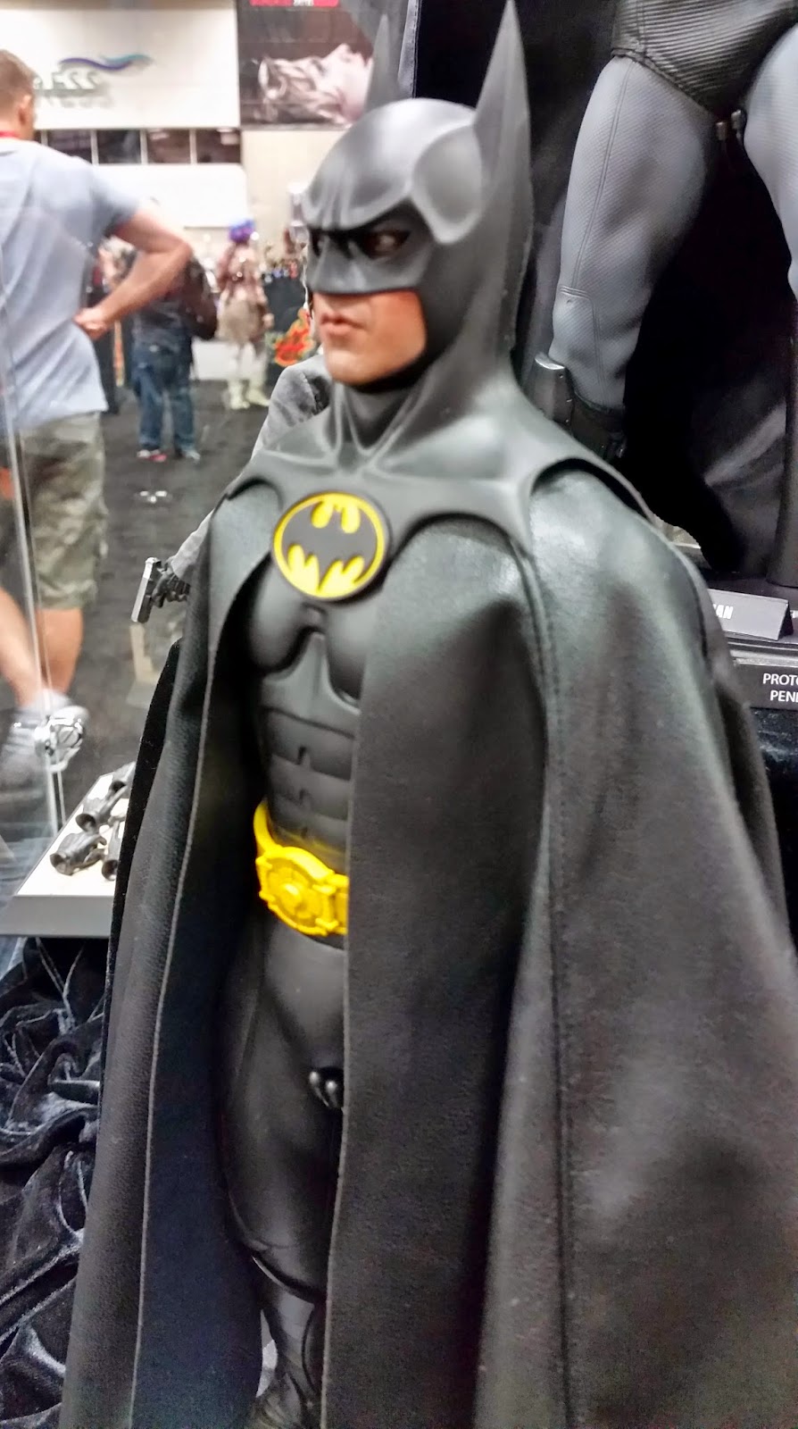 SDCC_2014_COVERAGE_HOT_TOYS_BATMAN_RETURNS_04.jpg