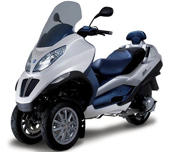 piaggio_mp3_hybrid_2_aJK57_69.jpg