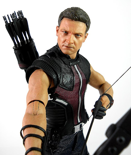 HAWKEYE%2520HOT%2520TOYS%2520504.JPG